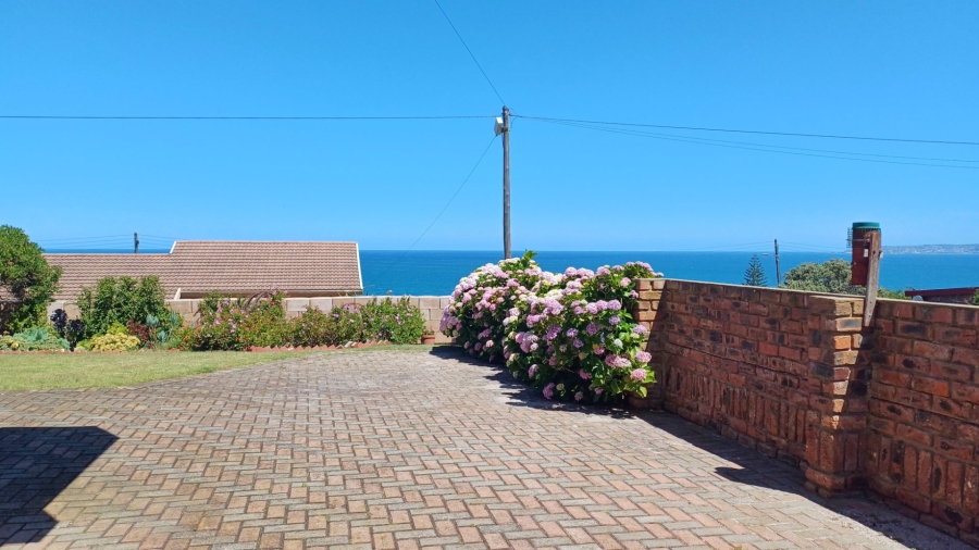 4 Bedroom Property for Sale in Reebok Western Cape